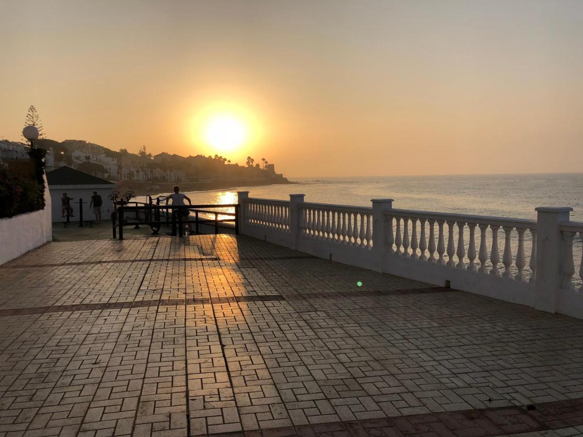 شقة Ribera Playa Alhamar Sitio de Calahonda المظهر الخارجي الصورة