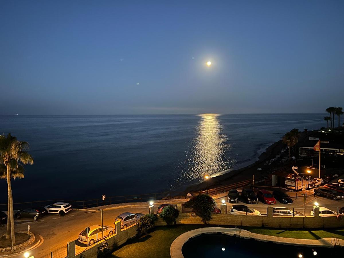 شقة Ribera Playa Alhamar Sitio de Calahonda المظهر الخارجي الصورة